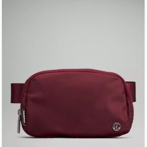 Lululemon everywhere belt Bag NWT - Picture 4 of 5